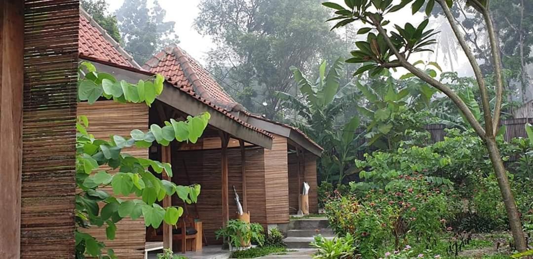 Villa Kayu 요그야카르타 외부 사진