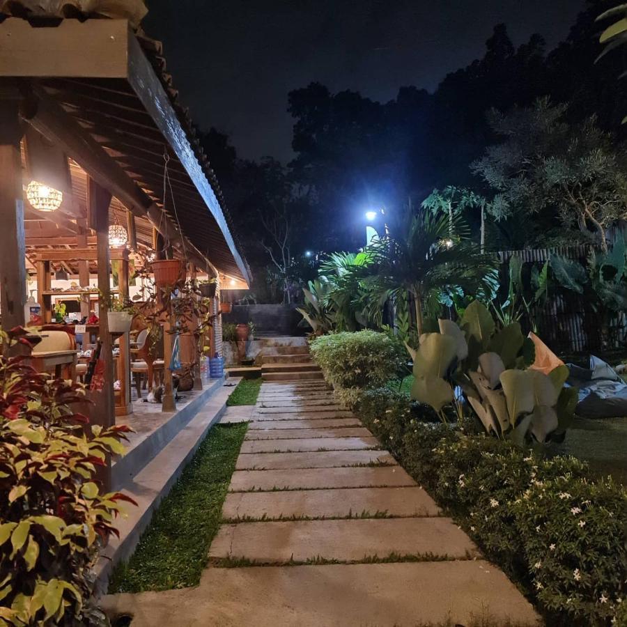 Villa Kayu 요그야카르타 외부 사진